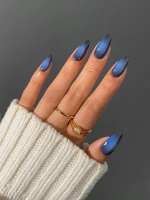 Aura Nails