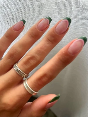 Dark Green & Pink