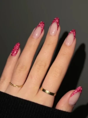 Glitter-Edged Tips
