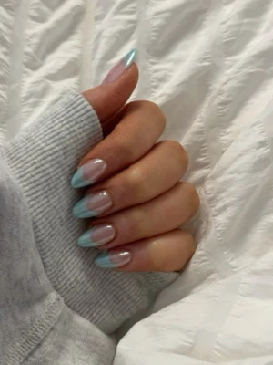 Icy Blue Glimmer