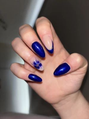 Navy Bloom