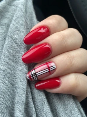 Plaid Nails