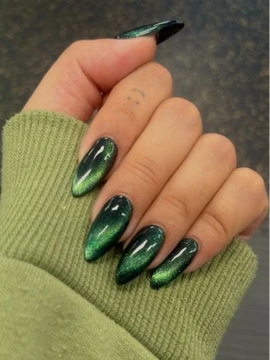 Villainous Green Velvet Nails