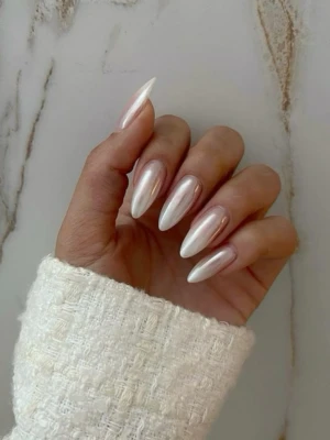 Aurora Chrome Nail