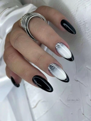 Black & White Nail