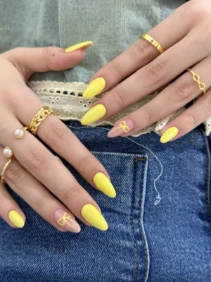 Butter Bows Nail