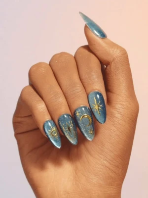 Celestial Cat-Eye Nails