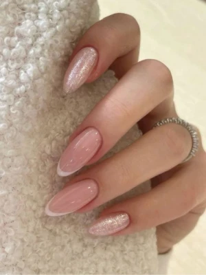 Chrome & Shimmer Nail