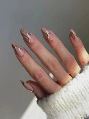 Chrome Swirls Nail