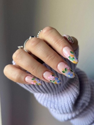 Dainty Floral Nails