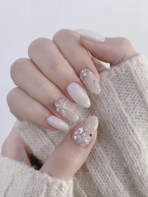Diamond Sparkle Nail