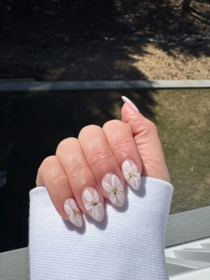 Floral Art Nail