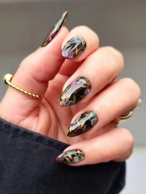 Floral Black Chrome Contrast Nail