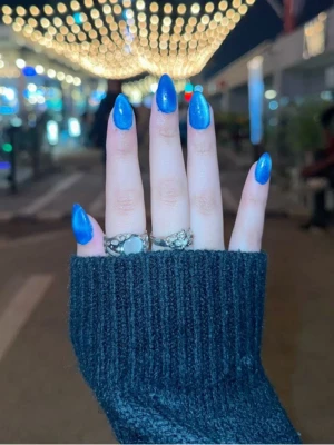 Glass Sapphire Nails