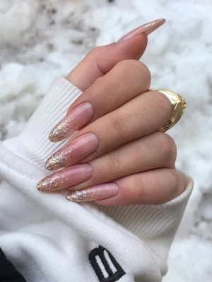 Glitter Ombre Nail