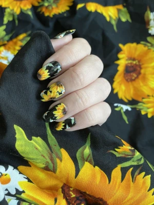 Green Nails