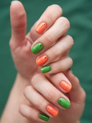 Groovy Green and Orange Nails