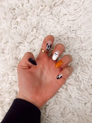 Halloween Doodle Nails