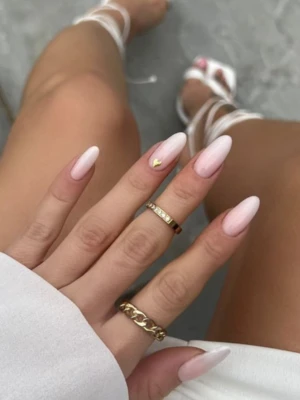 Heart Accent Nail