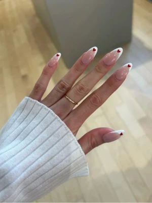 Heart Accents Nail