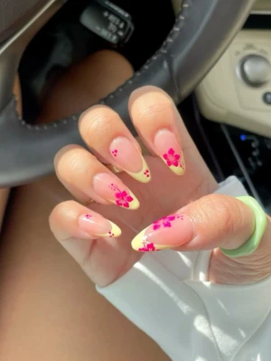 Hibiscus Nail