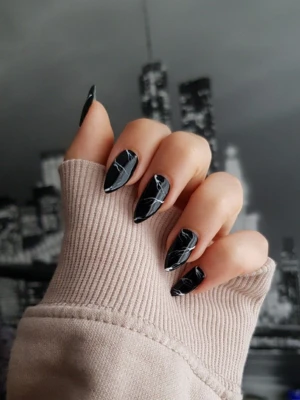 Marbled Black Chrome Luxe Nail