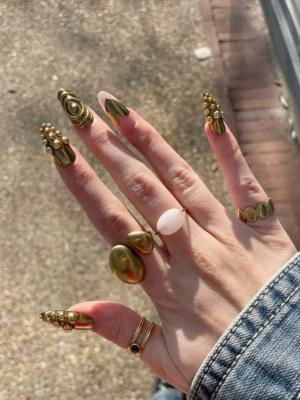 Metallic Dewdrop Abstract Nails