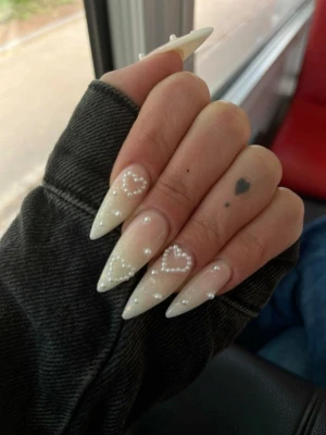 Pearls & Hearts Nail