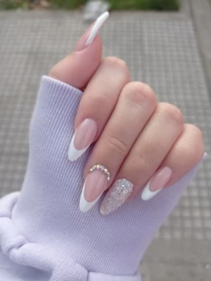Rhinestone Accent Nail