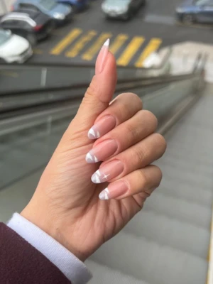 Soft Cloud Ombre Nail