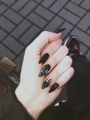 Swirl Black Chrome Sophistication Nail