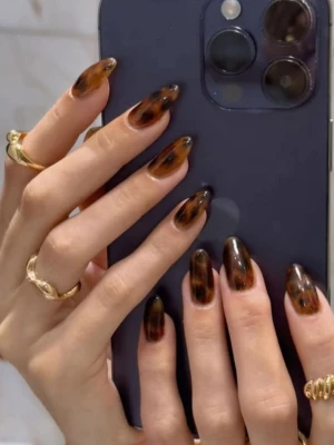 Tortoiseshell Nails