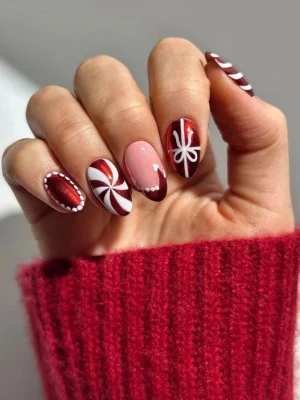 Vintage Christmas Nails