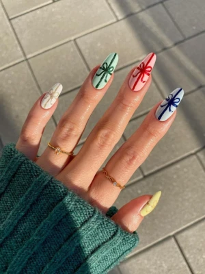 Wrapping Paper Nails