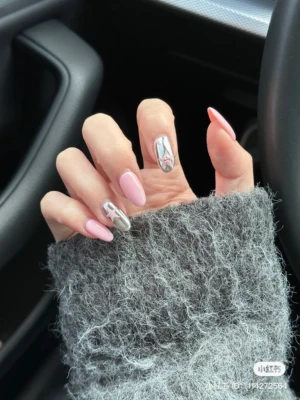 Chrome Stars Nail