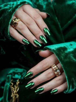 Emerald Chrome Nail