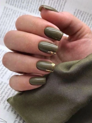 Glitter Accent Nail