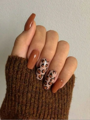 Leopard Print Nail