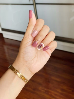 Rouge Pink Nail