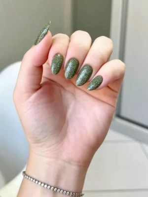 Shimmering Olive Glow Nail