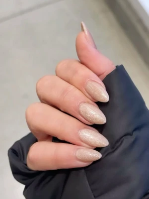 Soft Champagne Nail