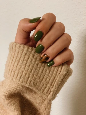 Tortoise Shell Nail